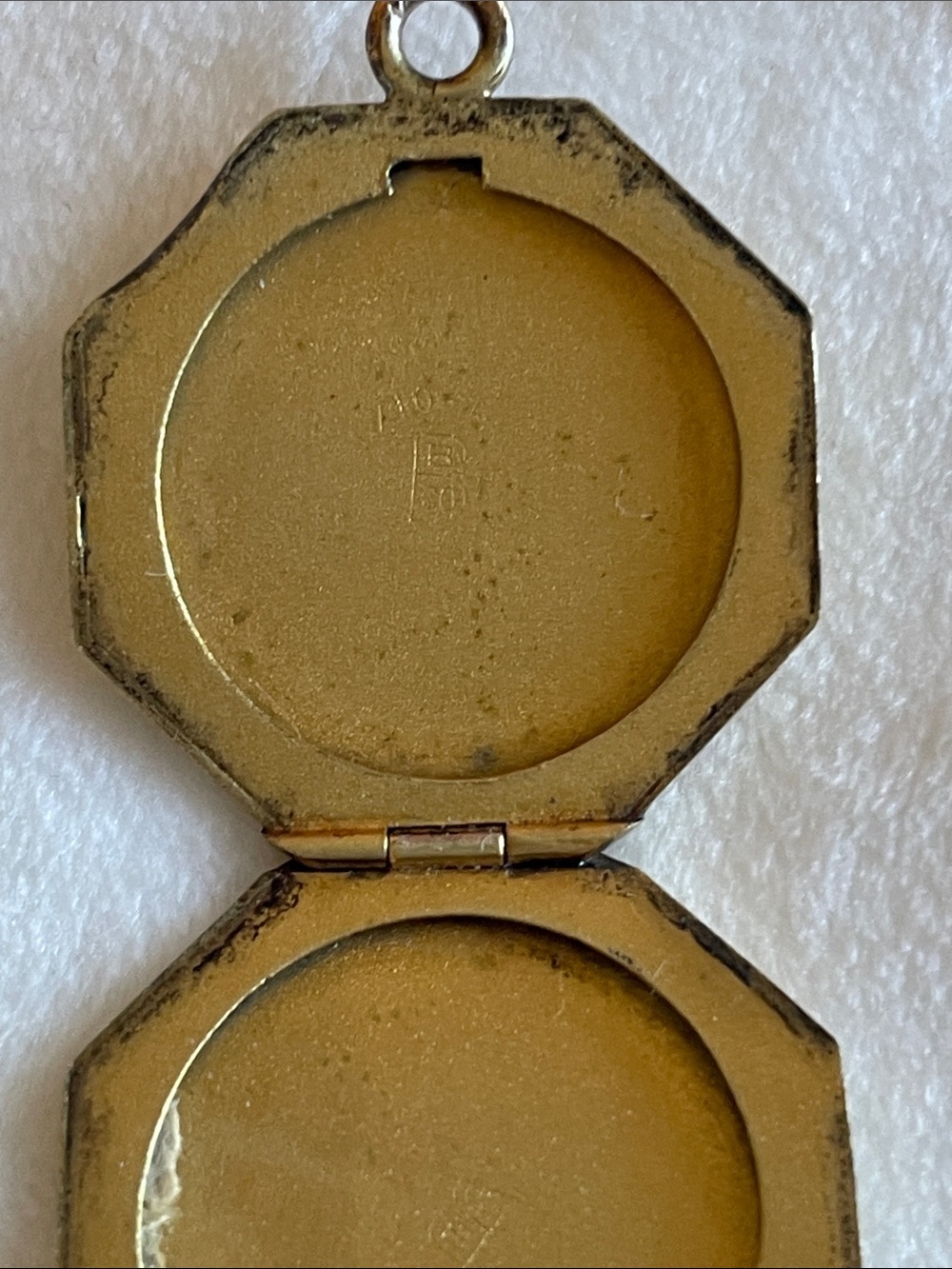 Antique B CO 1/10-14k GF Gold Filled Octagon Tricolor Floral Locket Pendant - Picture 8 of 11